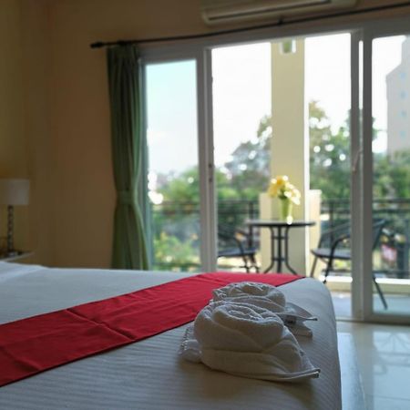 Aura Inn Rooms 芭達亞 外观 照片