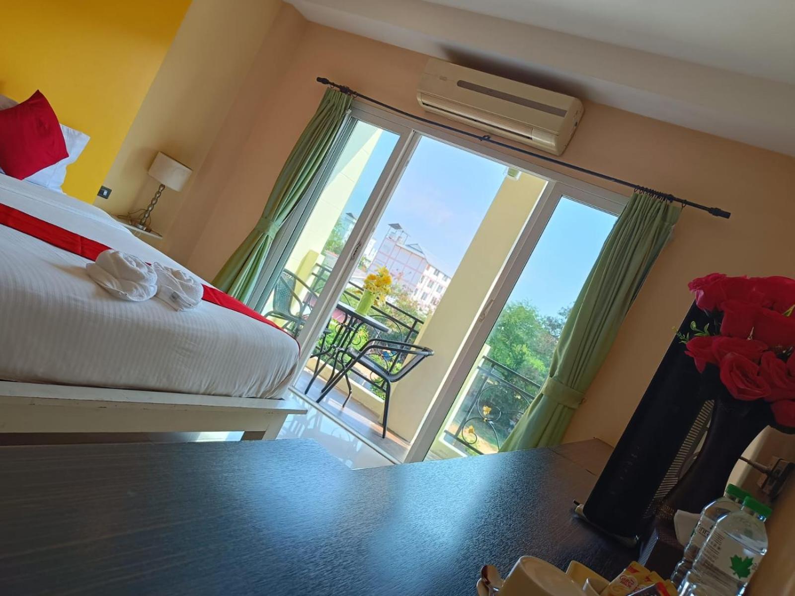 Aura Inn Rooms 芭達亞 外观 照片