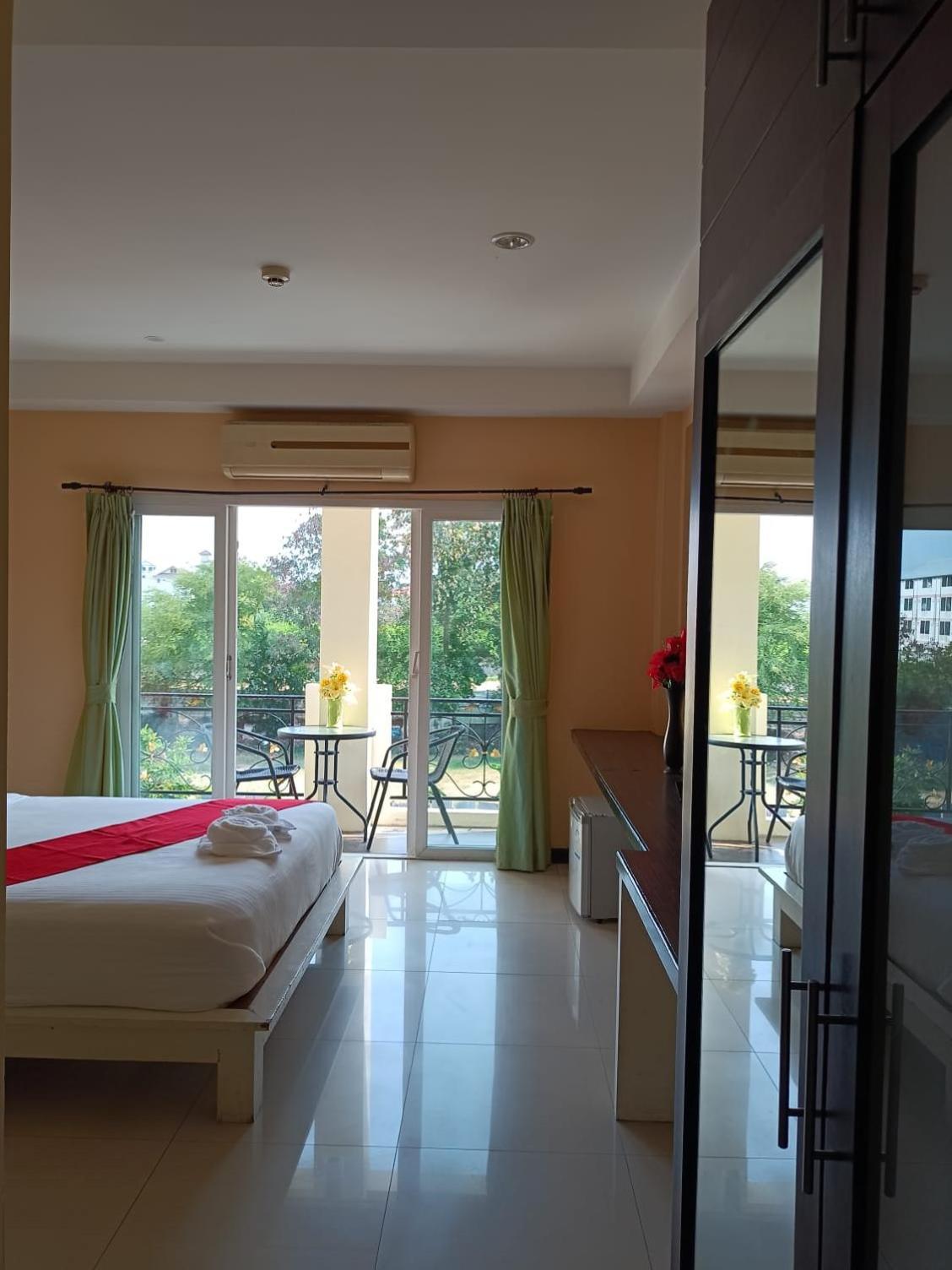 Aura Inn Rooms 芭達亞 外观 照片