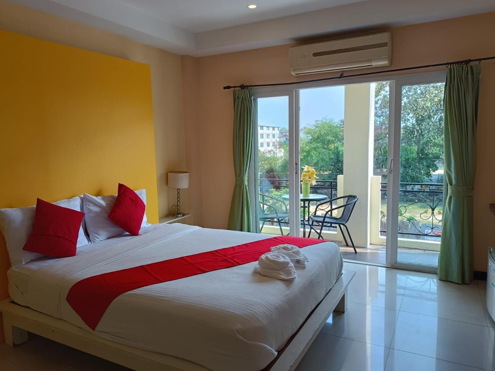 Aura Inn Rooms 芭達亞 外观 照片