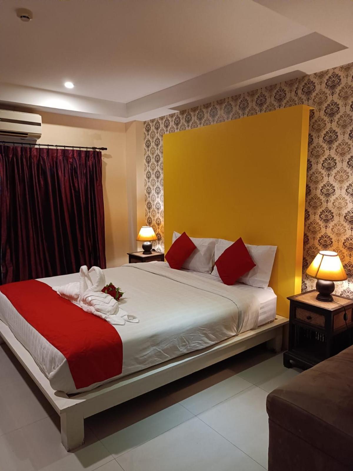 Aura Inn Rooms 芭達亞 外观 照片